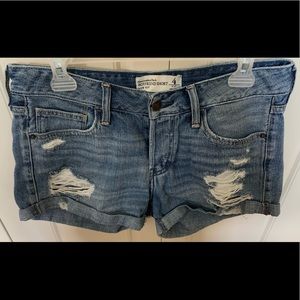 A&F Women’s Low Rise Boyfriend Short